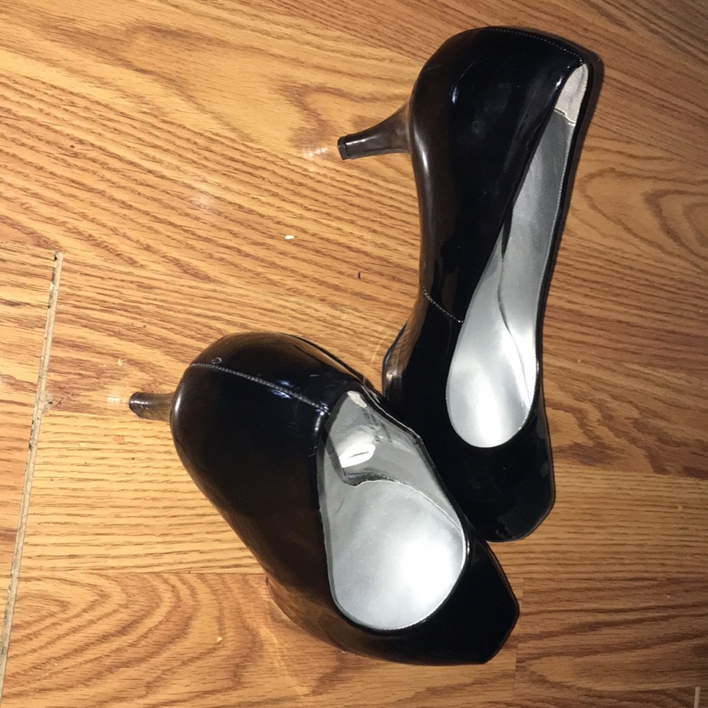 Black heeled shoes